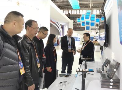 2018保密技術(shù)交流大會智能黑科技滿滿,青橙VOGA 2 AI激光投影手機隆重登場